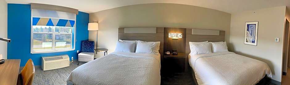 Holiday Inn Express & Suites Marquette By IHG