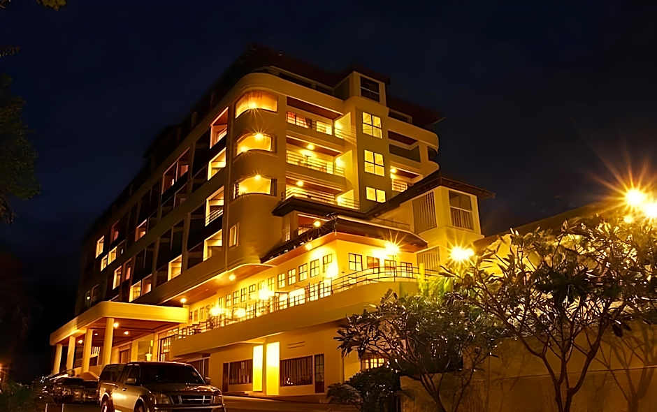 Khanom Golden Beach Hotel