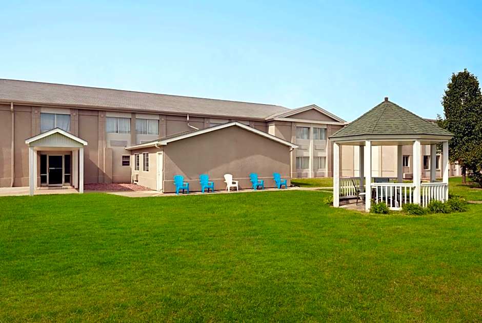 Super 8 by Wyndham Des Moines