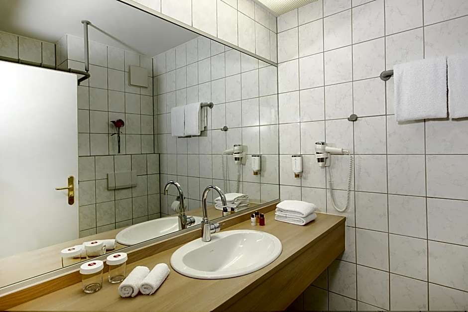 Sunday Hotel Wiesbaden Niedernhausen
