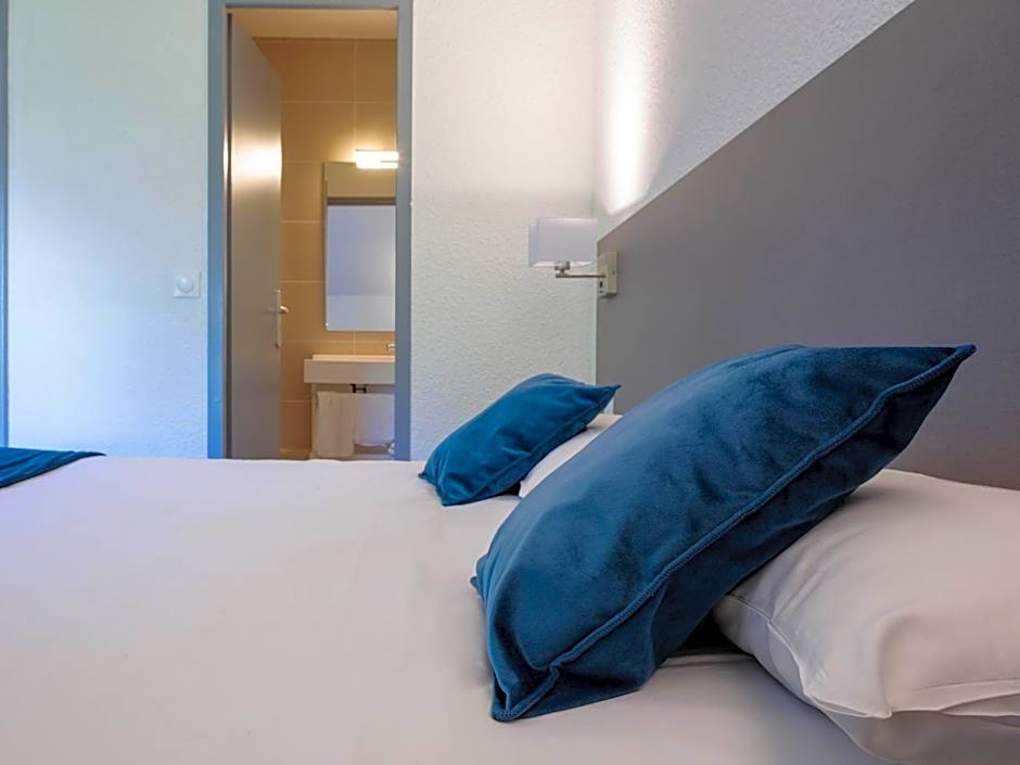 Mona Lisa Le Clos Du Lac