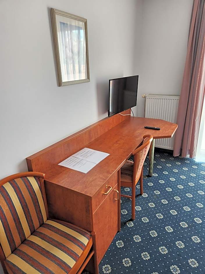 Hotel Hoyers in Pinneberg, Free Parking and WiFi