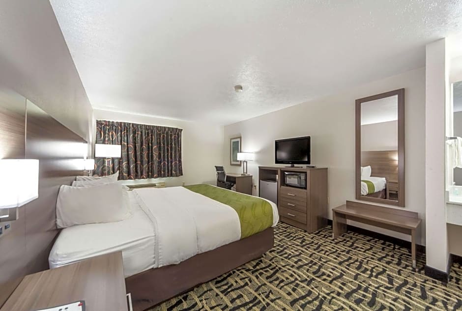 Quality Inn & Suites West Omaha - NE Linclon