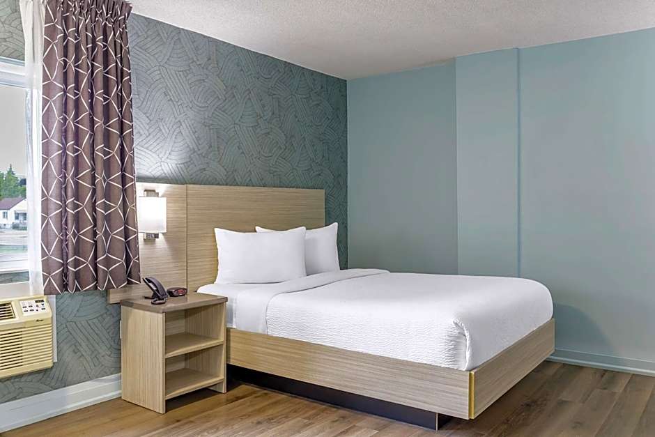 Motel 6 Niagara Falls, ON Near the Falls