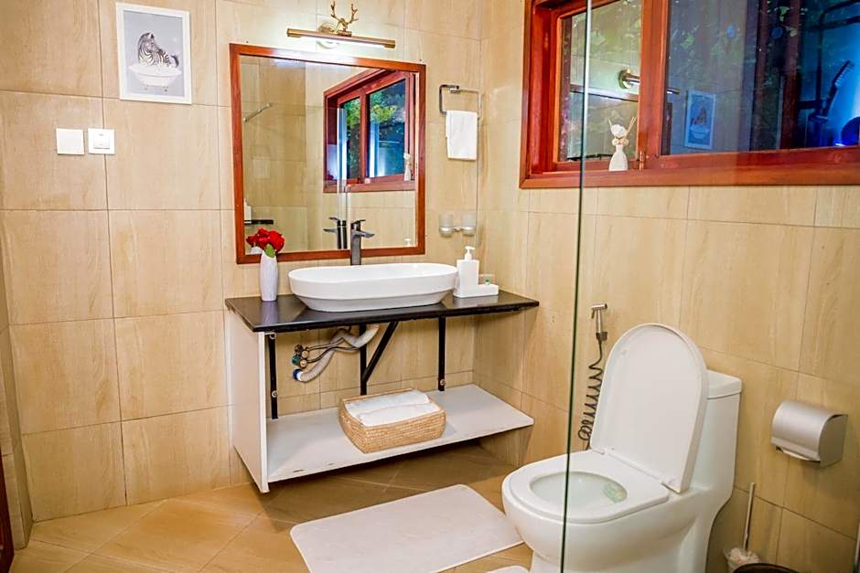 Shose Farmhouse Chalets & Campsite
