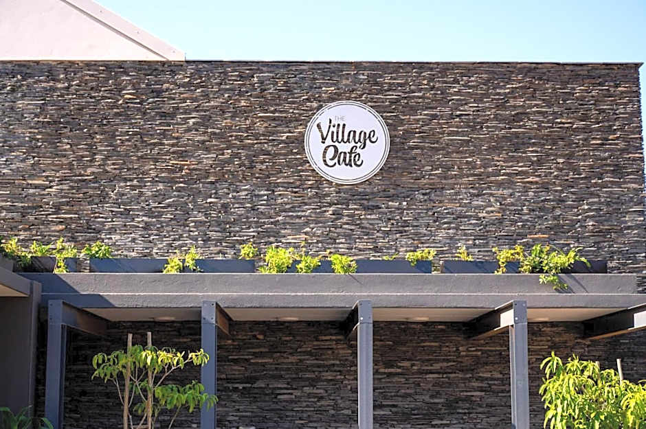 Upmarket Stunner in Ballito 360 with Inverter