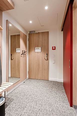 Queen Room - Accessible