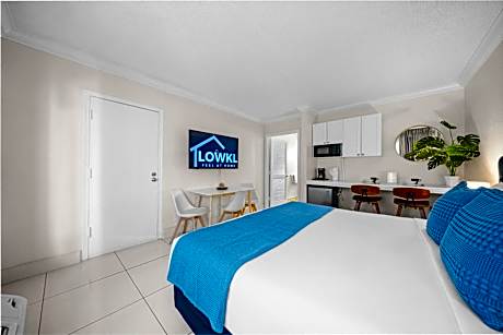 Standard Accessible Queen Room