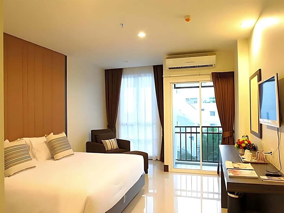 Crystal Suites Suvarnbhumi Airport
