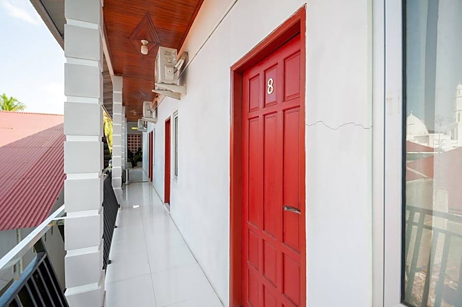 RedDoorz Syariah near RS Tentara Solok