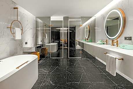 Le Meridien, Executive lounge access, 1 Bedroom Executive Suite, 1 King, City view
