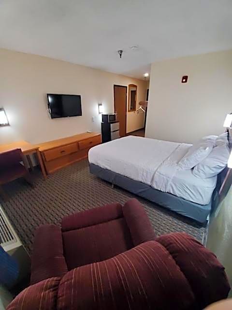 Hibbing Inn & Suites