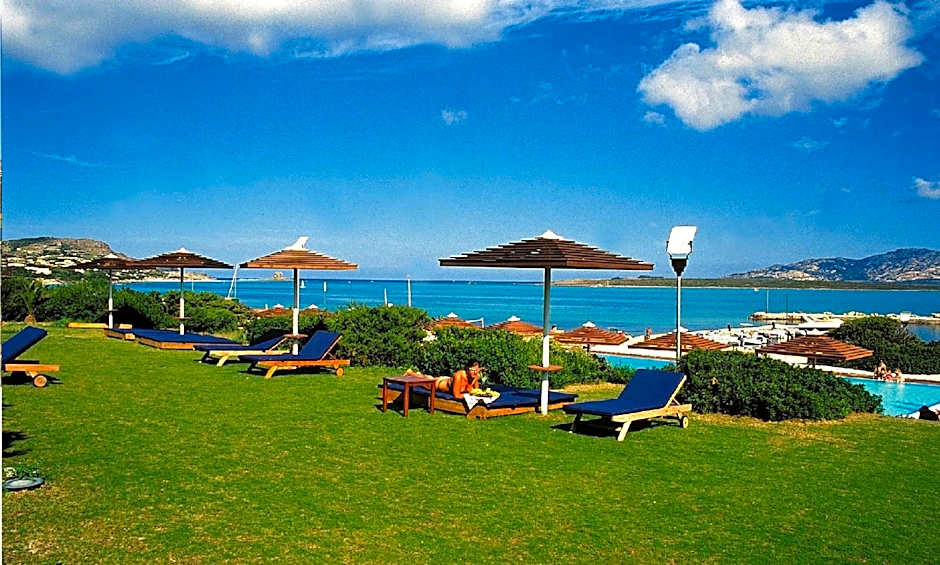 Cala Rosa Club Hotel