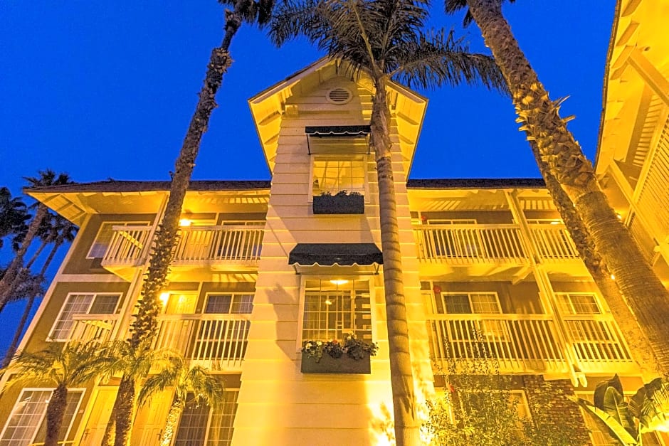 Ramada by Wyndham Costa Mesa/Newport Beach