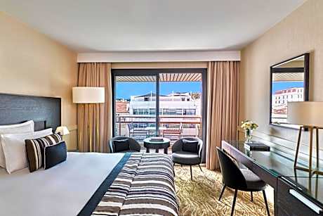Deluxe Room City View With Terrace