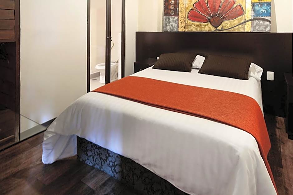 Aztic Hotel and Executive Suites