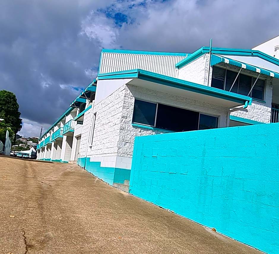 Emthree Seaside Apartments