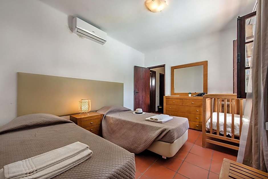 Perfect Retreat Overlooking Pinhal Golf Course, Private pool, Off-street parking