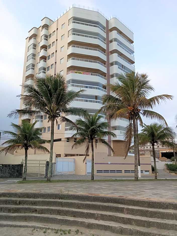 Prédio com piscina na cobertura frente ao mar, apartamento para até 6 pessoas e 3 crianças até 8 anos, churrasqueira na sacada, Wi-Fi grátis, NÃO oferecemos roupas de cama e banho, 1 vaga de garagem, na Praia Grande-Vila Mirim