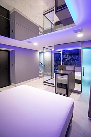 Suite with Private Pool