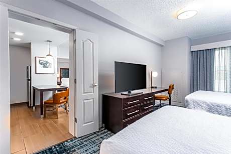 1 King 2 Qn Beds 2 Bdrm 2 Bath Suite Nonsmok