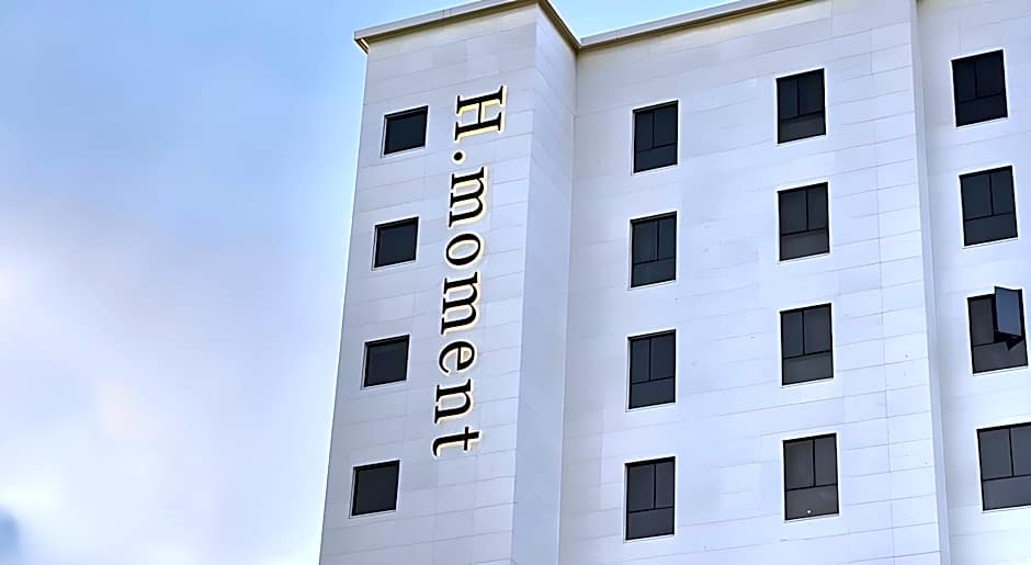 H. Moment Hotel Songjeong