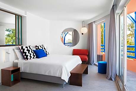 Pool Plus Room
