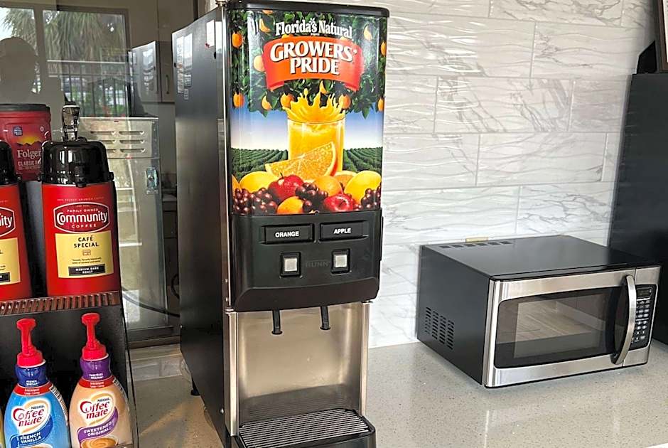 Days Inn & Suites by Wyndham Opelousas