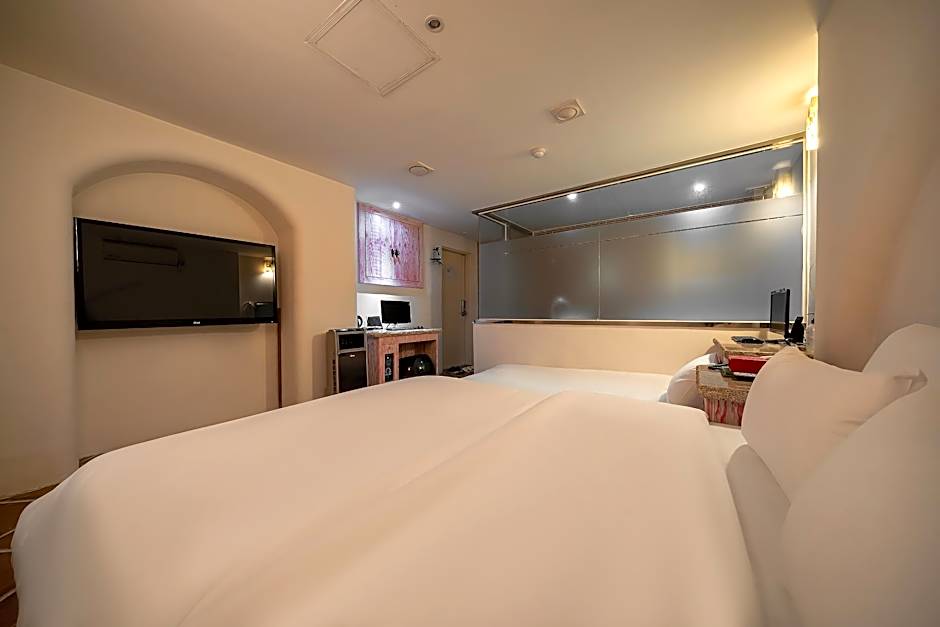 M Hotel Suwon