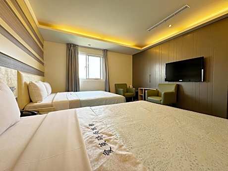 Exquisite Quadruple Room