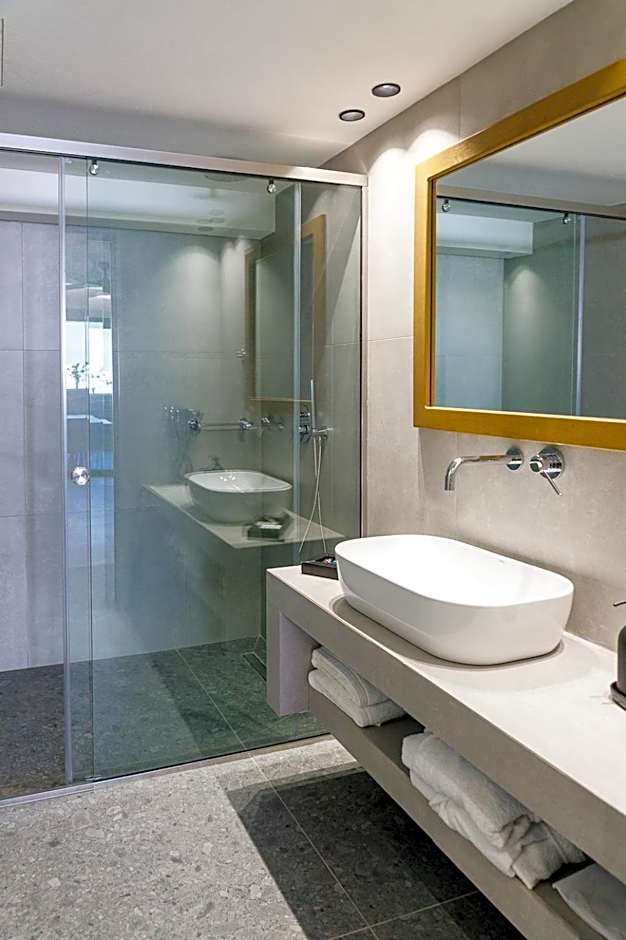 Utopia Luxury Suites