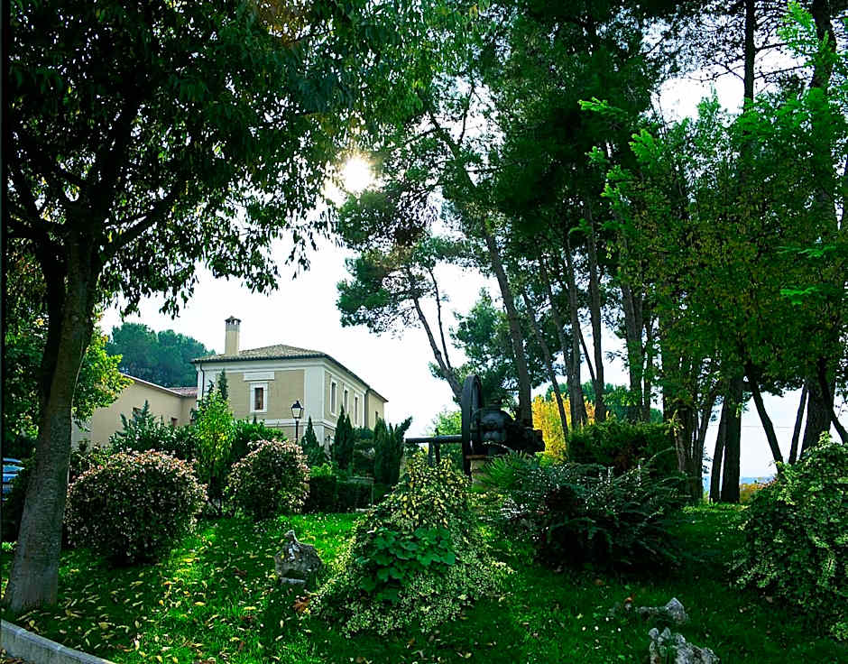 Photo 1 of 20 of Hotel L'EstaciÃ³