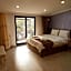 Loren Hotel & Suites