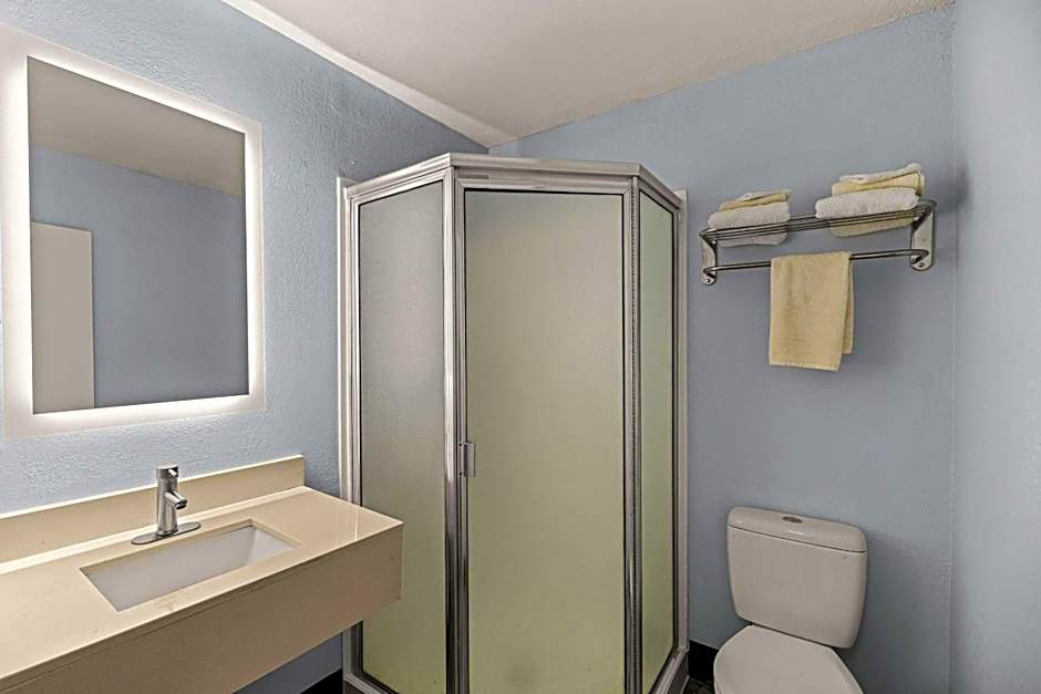 Rodeway Inn Midland South