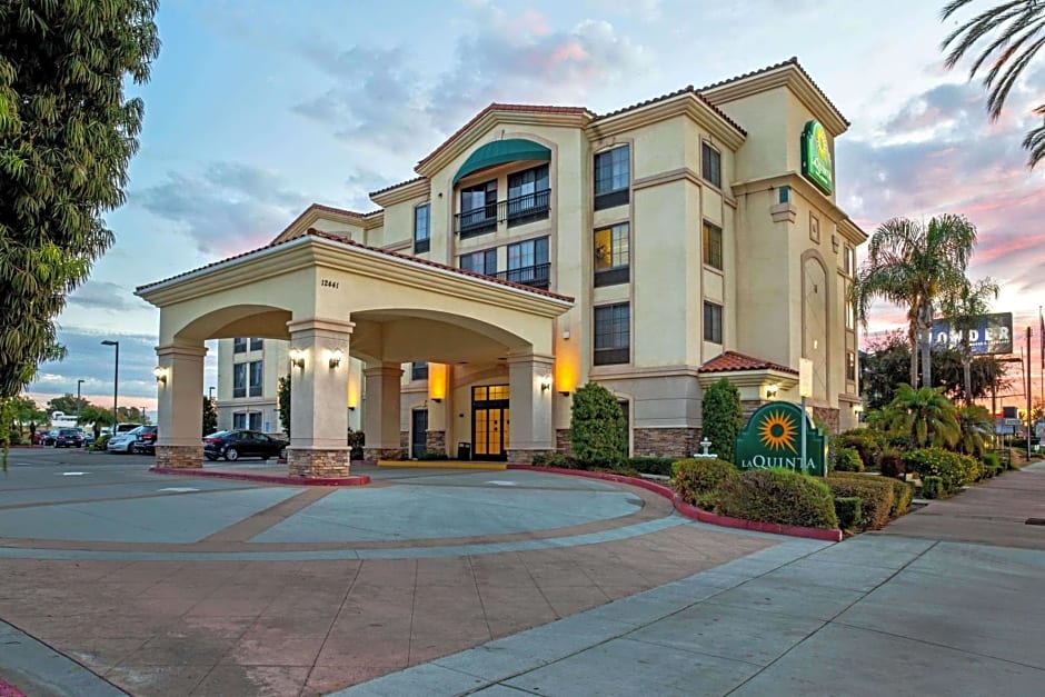 La Quinta Inn & Suites by Wyndham NE Long Beach/Cypress