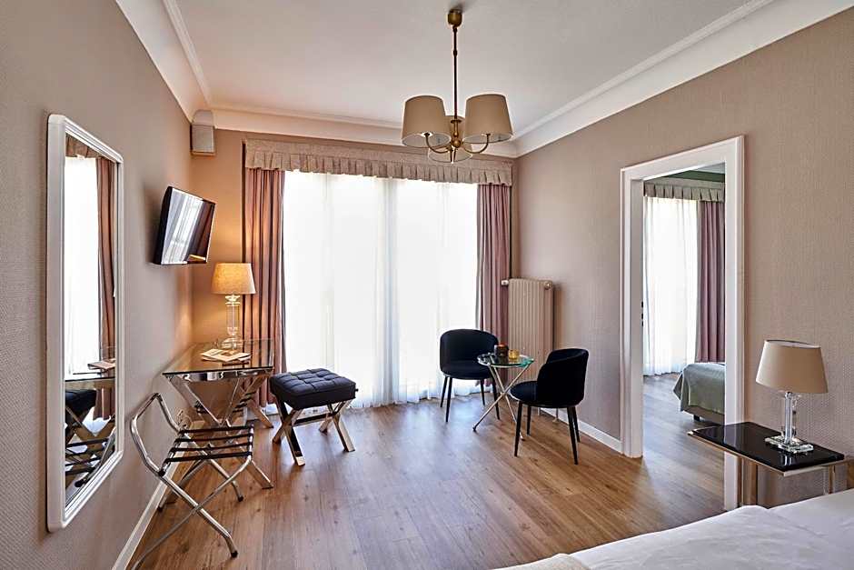 Hotel Monopol - Central Station