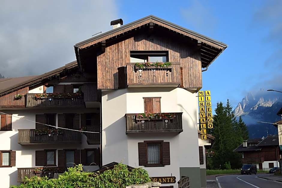 Albergo Miravalle-Tre Cime Views