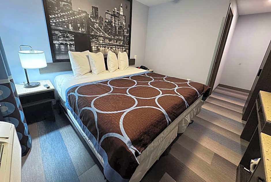 Super 8 by Wyndham Brooklyn Fulton Street