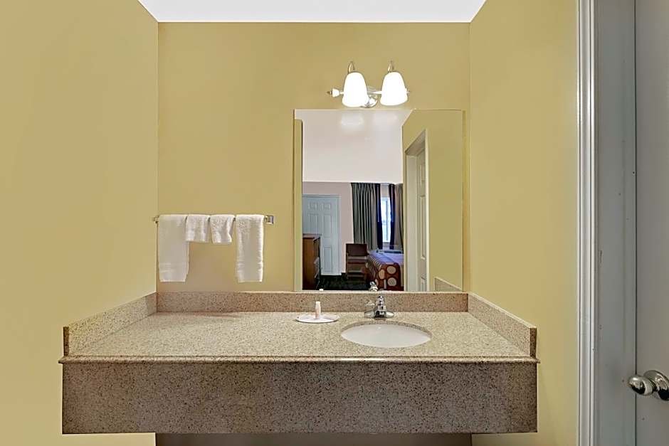 Super 8 by Wyndham Siloam Springs