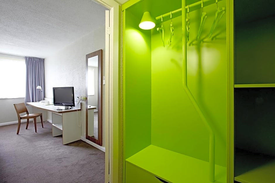 Photo 1 of 3 of Triple Room (1 Double Bed + 1 Single Bed)