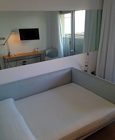Single Room with Partial Sea View