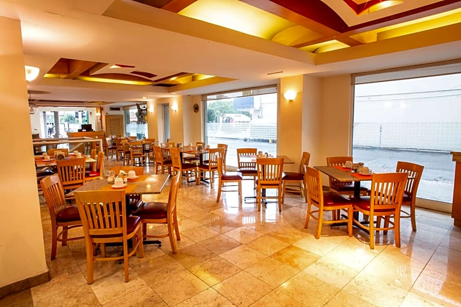 Hotel Plaza Calzada