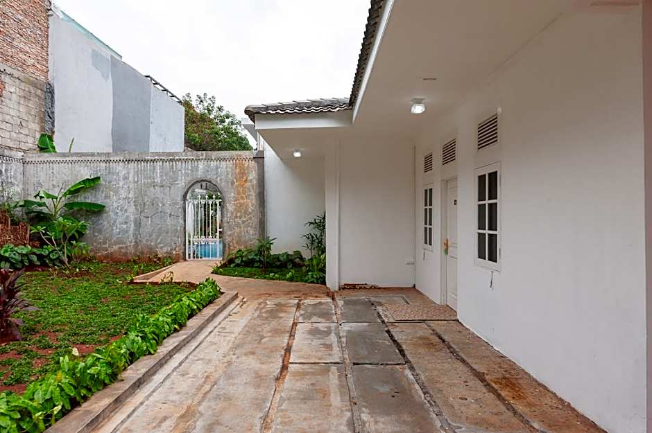 RedDoorz @ Kemang Dalam