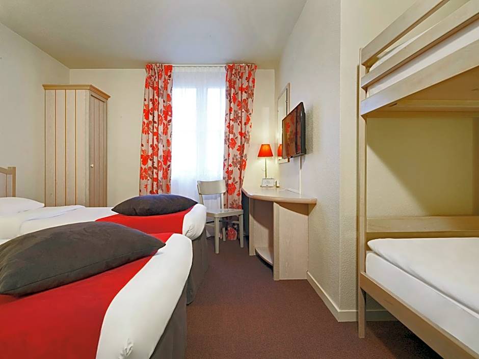 CAMPANILE VAL DE France