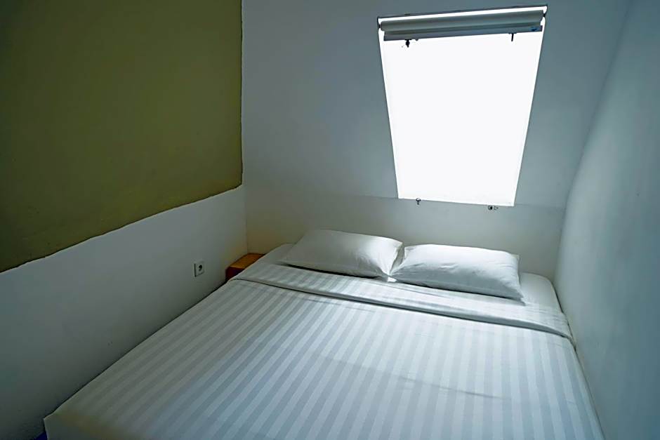 Photo 1 of 5 of Family Loft 1 King Bed, Pool View