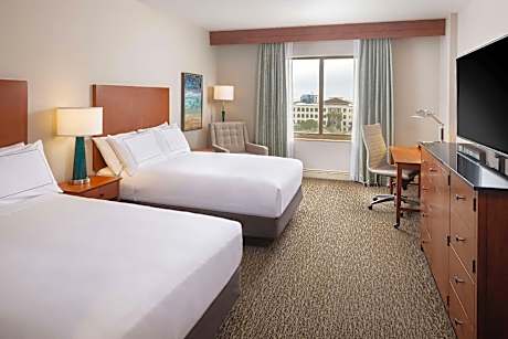 2 DOUBLE MOBILITY/HEARING ACCESS W/ RI SHWR