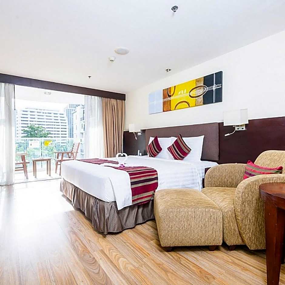 Lohas Residences Sukhumvit (SHA Plus)