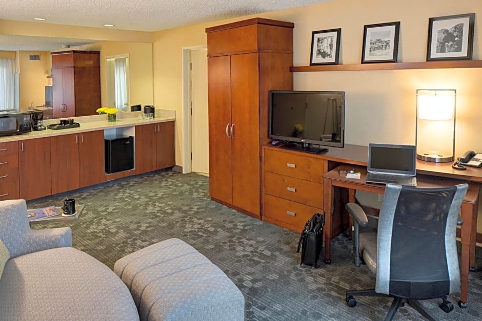 Courtyard by Marriott Anchorage Airport