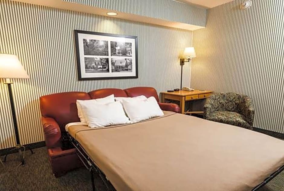 Williamsburg Woodlands Hotel & Suites, an official Colonial Williamsburg Hotel