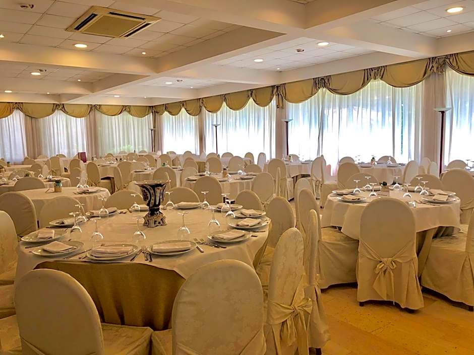 Domizia Palace Hotel